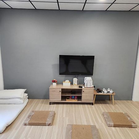 藏青民宿the Wind Guesthouse-Youth Inn Tainan Bilik gambar