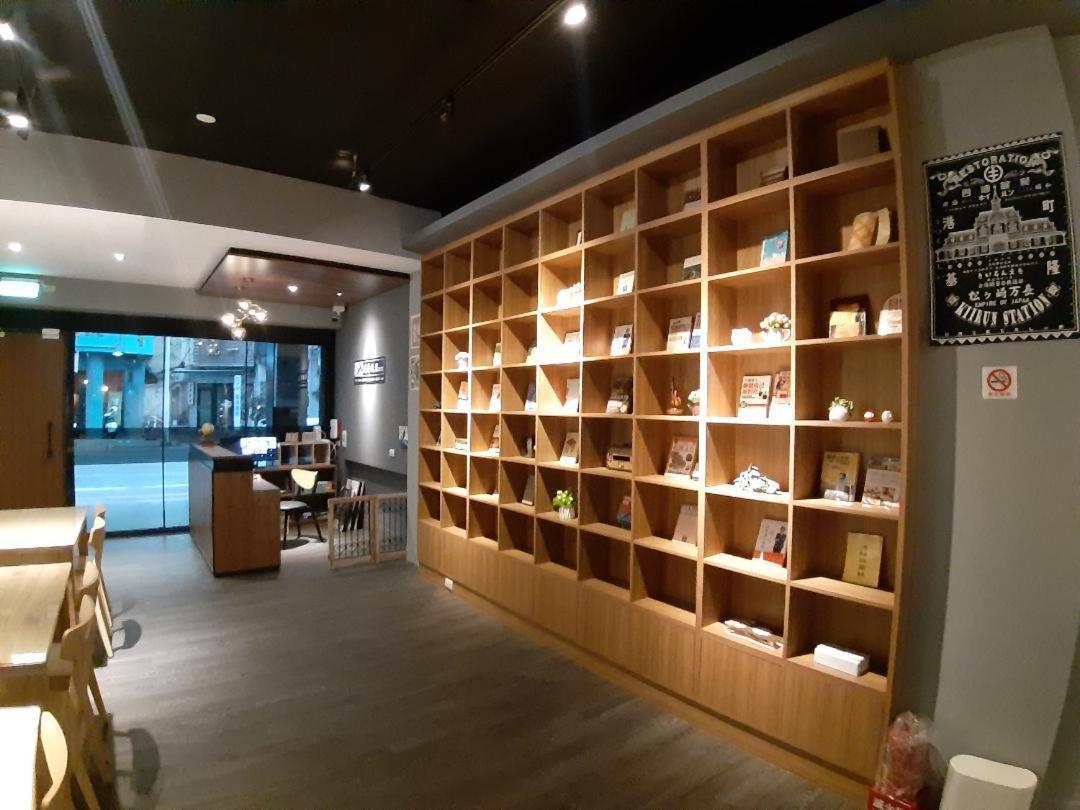 藏青民宿the Wind Guesthouse-Youth Inn Tainan Luaran gambar