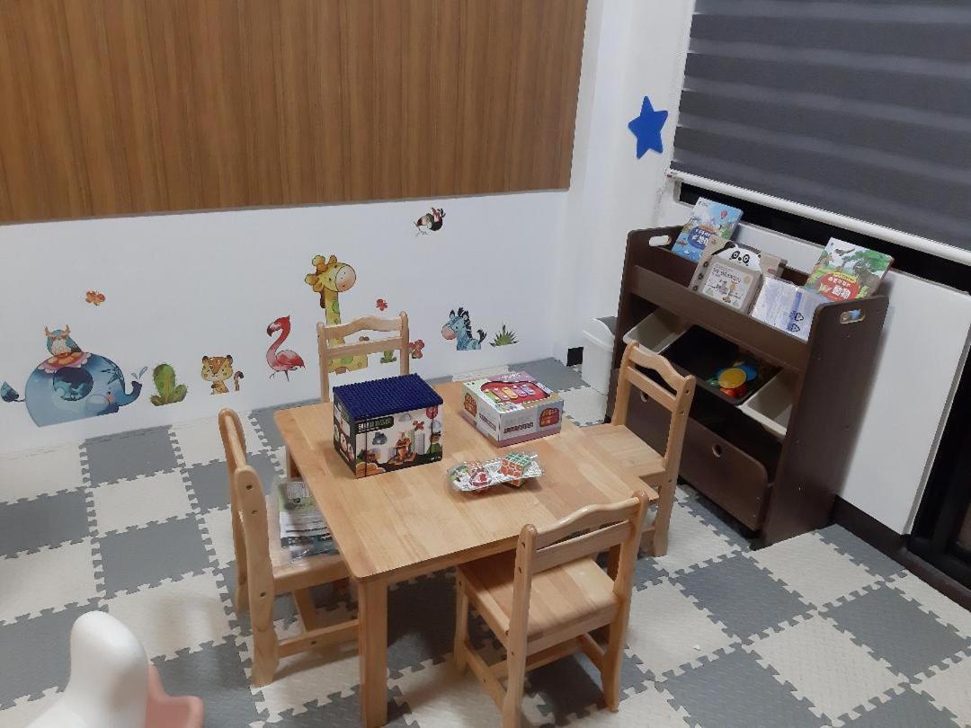 藏青民宿the Wind Guesthouse-Youth Inn Tainan Luaran gambar