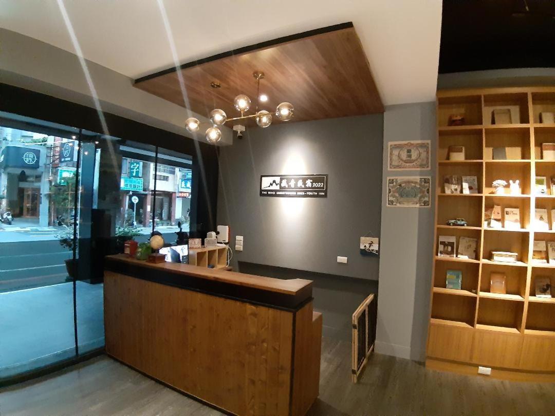 藏青民宿the Wind Guesthouse-Youth Inn Tainan Luaran gambar